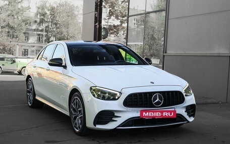 Mercedes-Benz E-Класс, 2021 год, 4 550 000 рублей, 3 фотография