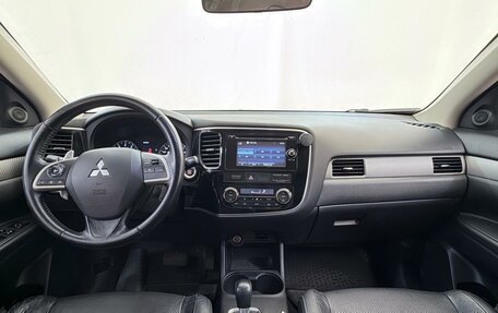 Mitsubishi Outlander III рестайлинг 3, 2012 год, 1 340 000 рублей, 11 фотография