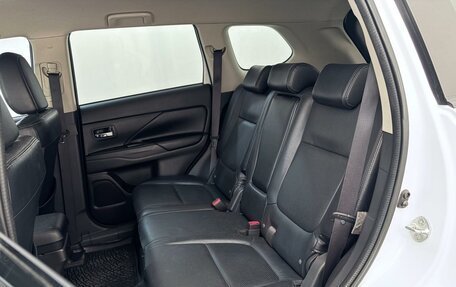Mitsubishi Outlander III рестайлинг 3, 2012 год, 1 340 000 рублей, 15 фотография
