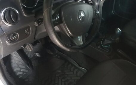 Renault Logan II, 2015 год, 620 000 рублей, 5 фотография