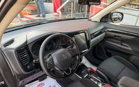 Mitsubishi Outlander III рестайлинг 3, 2019 год, 1 899 000 рублей, 8 фотография