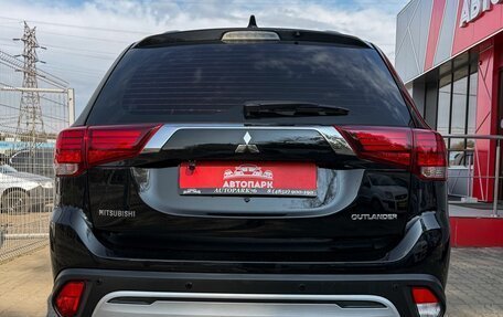 Mitsubishi Outlander III рестайлинг 3, 2019 год, 1 899 000 рублей, 5 фотография