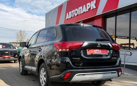 Mitsubishi Outlander III рестайлинг 3, 2019 год, 1 899 000 рублей, 6 фотография