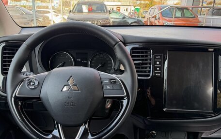 Mitsubishi Outlander III рестайлинг 3, 2019 год, 1 899 000 рублей, 17 фотография