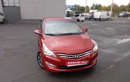 Hyundai Solaris II рестайлинг, 2015 год, 860 000 рублей, 6 фотография