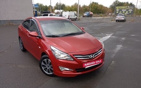 Hyundai Solaris II рестайлинг, 2015 год, 860 000 рублей, 2 фотография