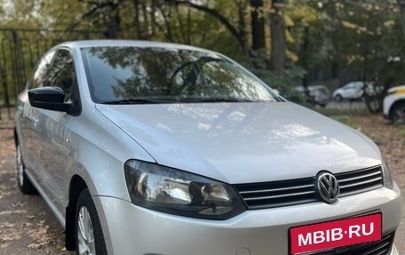 Volkswagen Polo VI (EU Market), 2014 год, 850 000 рублей, 1 фотография