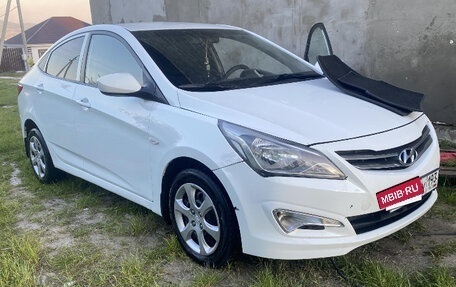 Hyundai Solaris II рестайлинг, 2015 год, 770 000 рублей, 2 фотография