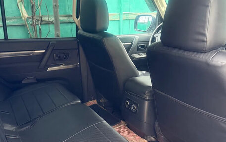 Mitsubishi Pajero IV, 2014 год, 2 950 000 рублей, 8 фотография