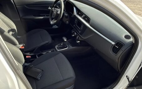 KIA Rio IV, 2021 год, 1 080 000 рублей, 10 фотография