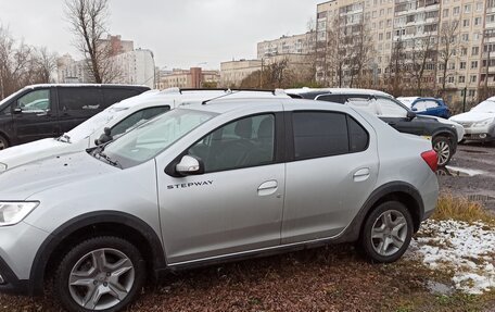 Renault Logan II, 2022 год, 1 100 000 рублей, 3 фотография