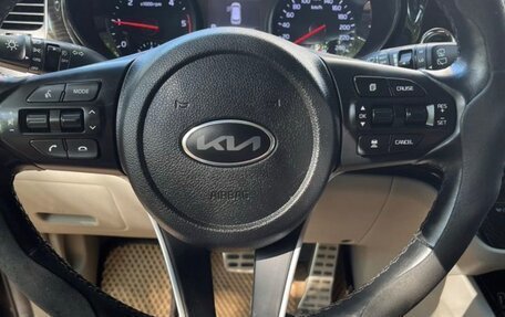 KIA Carnival III, 2019 год, 1 100 000 рублей, 3 фотография