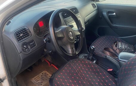 Volkswagen Polo VI (EU Market), 2013 год, 450 000 рублей, 18 фотография