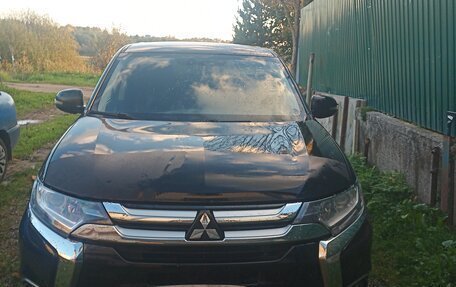 Mitsubishi Outlander III рестайлинг 3, 2017 год, 1 600 000 рублей, 5 фотография