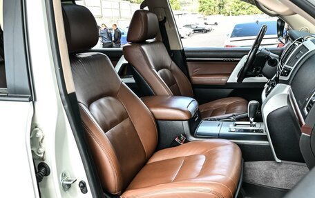 Toyota Land Cruiser 200, 2014 год, 3 894 000 рублей, 8 фотография