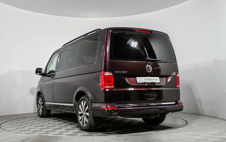 Volkswagen Multivan T6 рестайлинг, 2017 год, 3 480 000 рублей, 7 фотография