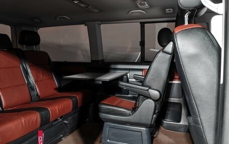 Volkswagen Multivan T6 рестайлинг, 2017 год, 3 480 000 рублей, 15 фотография