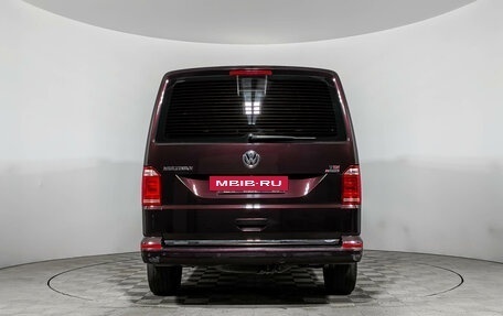 Volkswagen Multivan T6 рестайлинг, 2017 год, 3 480 000 рублей, 6 фотография