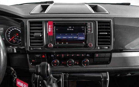 Volkswagen Multivan T6 рестайлинг, 2017 год, 3 480 000 рублей, 16 фотография