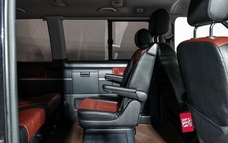 Volkswagen Multivan T6 рестайлинг, 2017 год, 3 480 000 рублей, 13 фотография