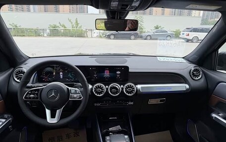 Mercedes-Benz GLB, 2022 год, 2 700 000 рублей, 11 фотография