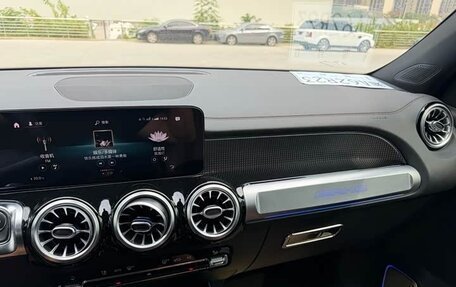 Mercedes-Benz GLB, 2022 год, 2 700 000 рублей, 13 фотография