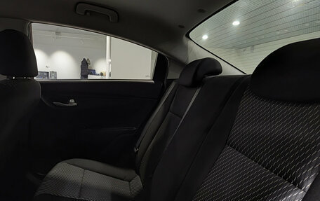 KIA Rio IV, 2018 год, 1 397 000 рублей, 15 фотография