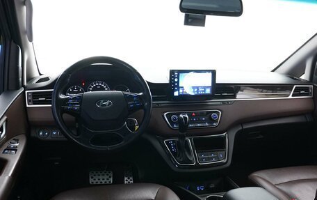 Hyundai Grand Starex Grand Starex I рестайлинг 2, 2018 год, 3 769 050 рублей, 6 фотография