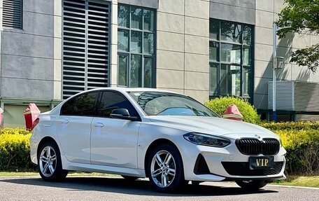 BMW 1 серия, 2023 год, 1 900 000 рублей, 3 фотография
