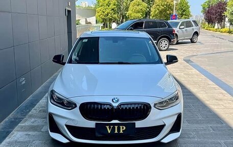 BMW 1 серия, 2023 год, 1 900 000 рублей, 34 фотография