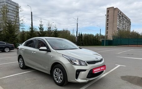 KIA Rio IV, 2018 год, 1 550 000 рублей, 2 фотография