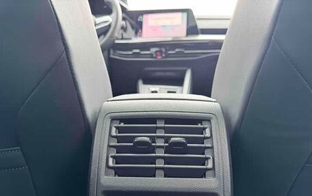 Volkswagen Golf VIII, 2022 год, 2 250 000 рублей, 19 фотография