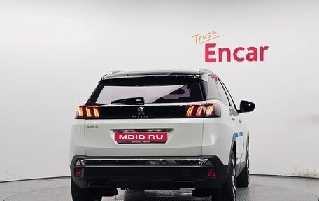 Peugeot 3008 II, 2022 год, 1 747 000 рублей, 4 фотография