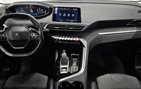 Peugeot 3008 II, 2022 год, 1 747 000 рублей, 8 фотография