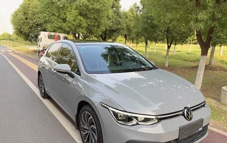 Volkswagen Golf VIII, 2022 год, 1 950 000 рублей, 3 фотография