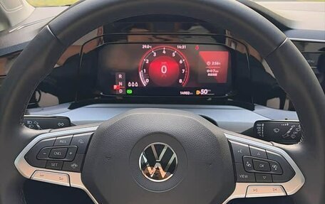 Volkswagen Golf VIII, 2022 год, 1 950 000 рублей, 10 фотография