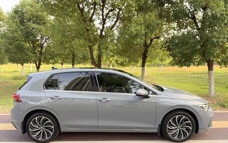 Volkswagen Golf VIII, 2022 год, 1 950 000 рублей, 4 фотография