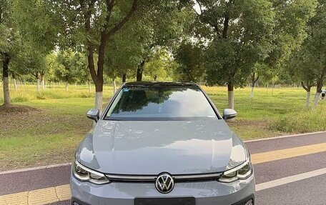 Volkswagen Golf VIII, 2022 год, 1 950 000 рублей, 2 фотография