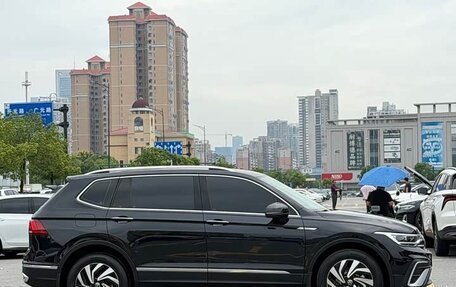 Volkswagen Tiguan II, 2022 год, 2 900 000 рублей, 4 фотография
