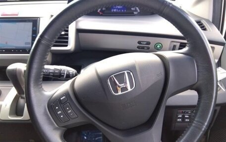 Honda Freed I, 2015 год, 850 000 рублей, 6 фотография