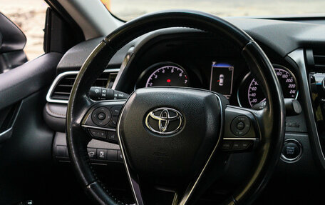 Toyota Camry, 2020 год, 2 300 000 рублей, 11 фотография