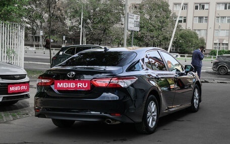 Toyota Camry, 2020 год, 2 300 000 рублей, 4 фотография