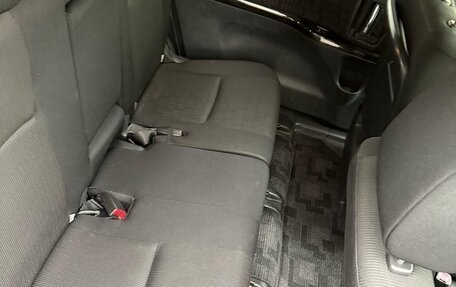 Toyota ISis I, 2015 год, 1 250 000 рублей, 11 фотография