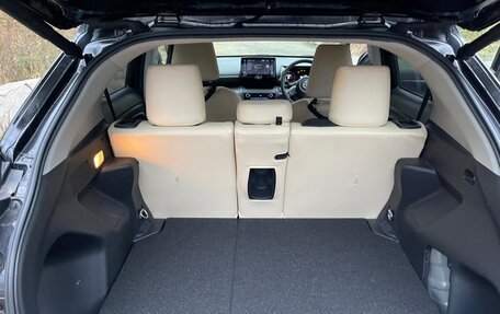 Toyota Yaris Cross, 2021 год, 1 300 000 рублей, 14 фотография