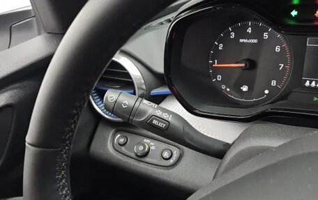 Chevrolet Trax, 2023 год, 1 349 900 рублей, 8 фотография