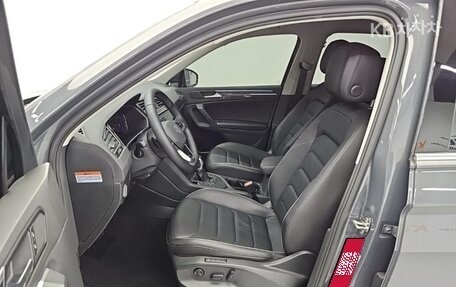 Volkswagen Tiguan II, 2023 год, 2 369 017 рублей, 5 фотография