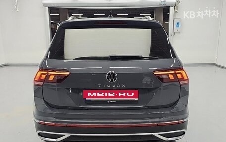 Volkswagen Tiguan II, 2023 год, 2 369 017 рублей, 3 фотография