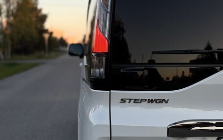 Honda Stepwgn IV, 2019 год, 2 590 000 рублей, 12 фотография