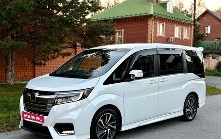Honda Stepwgn IV, 2019 год, 2 590 000 рублей, 3 фотография