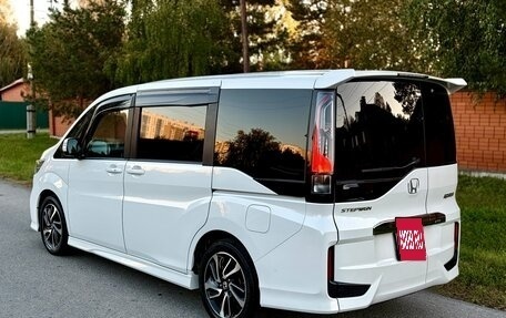 Honda Stepwgn IV, 2019 год, 2 590 000 рублей, 5 фотография